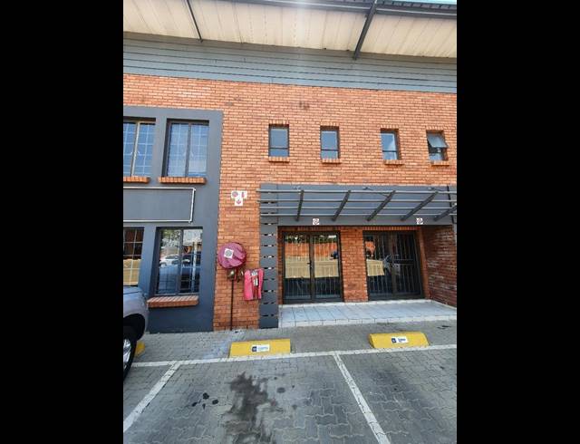 INDUSTRIAL PROPERTY TO RENT IN HENNOPSPARK